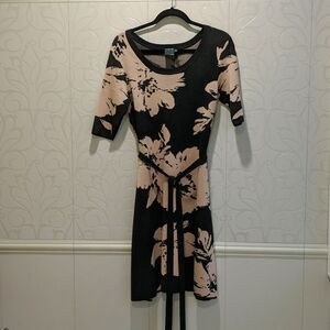 Gabby Skye Women's Knit Dress 3/4 Sleeve Floral Design Size M